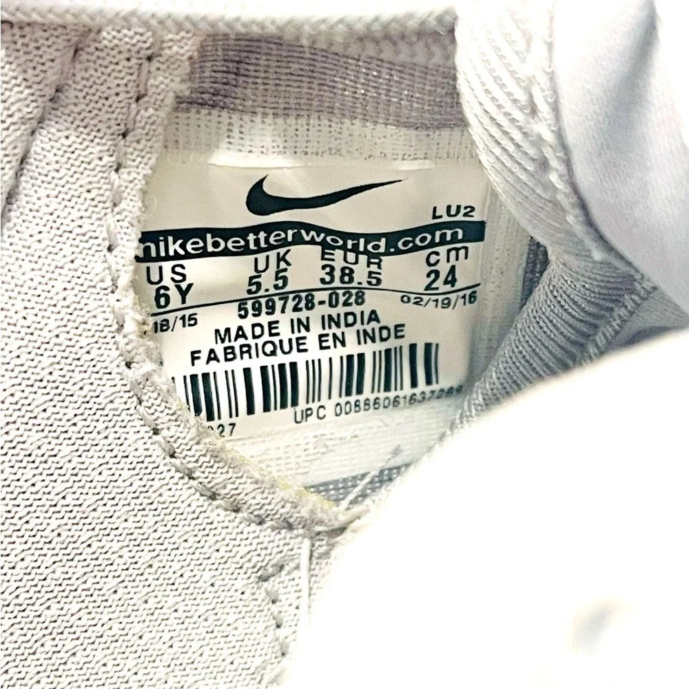 Nike Roshe One (GS) Wolf Grey White Youth Size 6Y 599728-028 Running